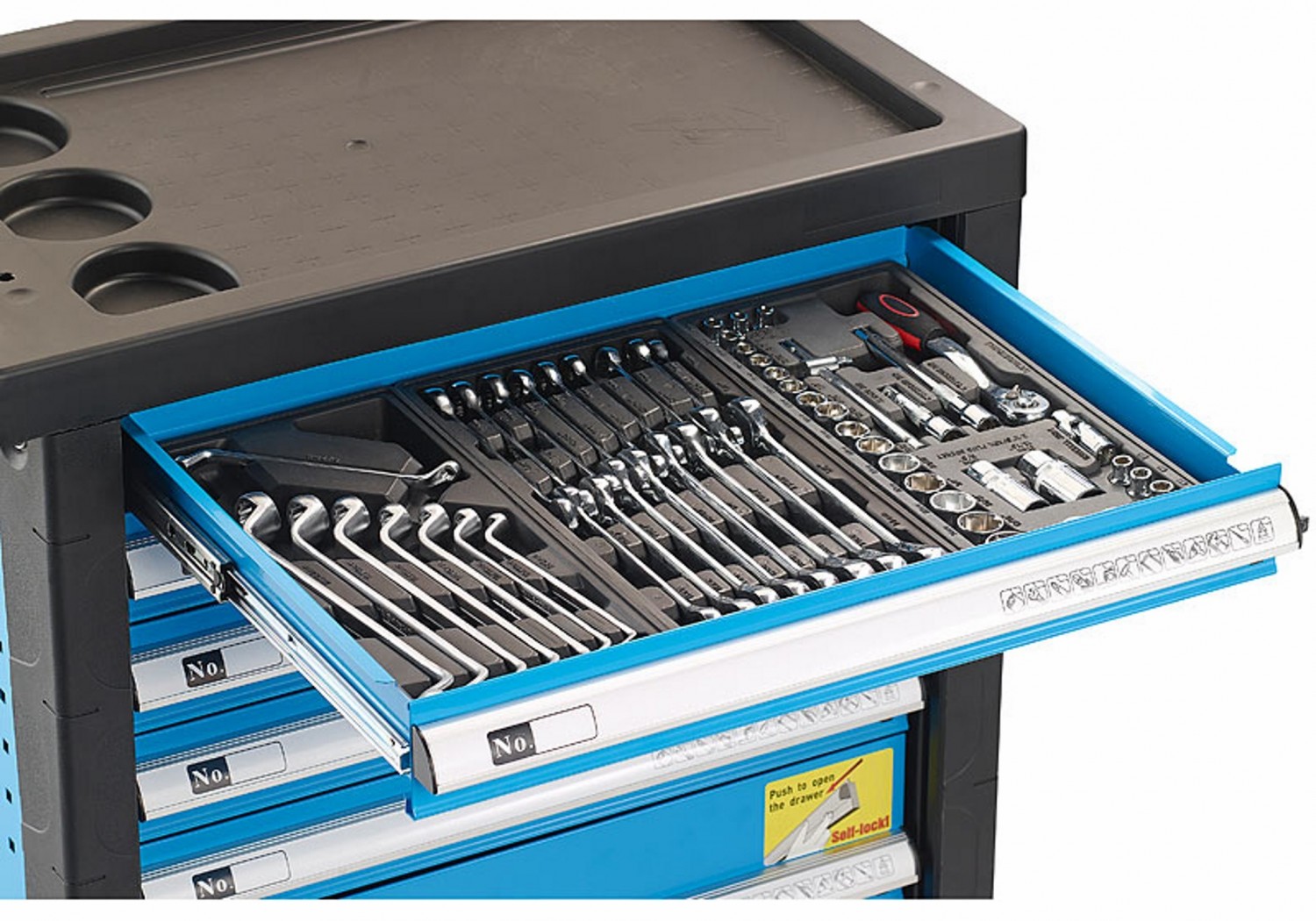 Werkstatt auf Rollen: AGT NC-3841-904, Bild 2 Handwerkzeug-Sets AGT NC-3841-904 im Test, Bild 2