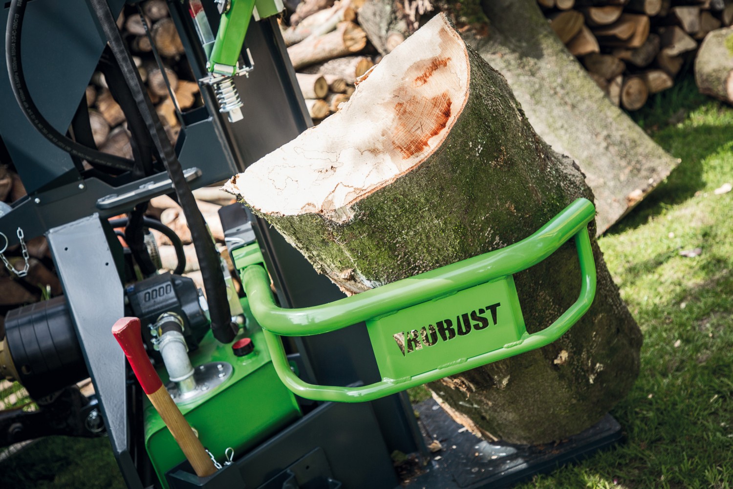 20-Tonnen-Holzspalter R 20 K PL von Robust: Robust R 20 K PL, Bild 2 Holz-Spalter Robust R 20 K PL im Test, Bild 2
