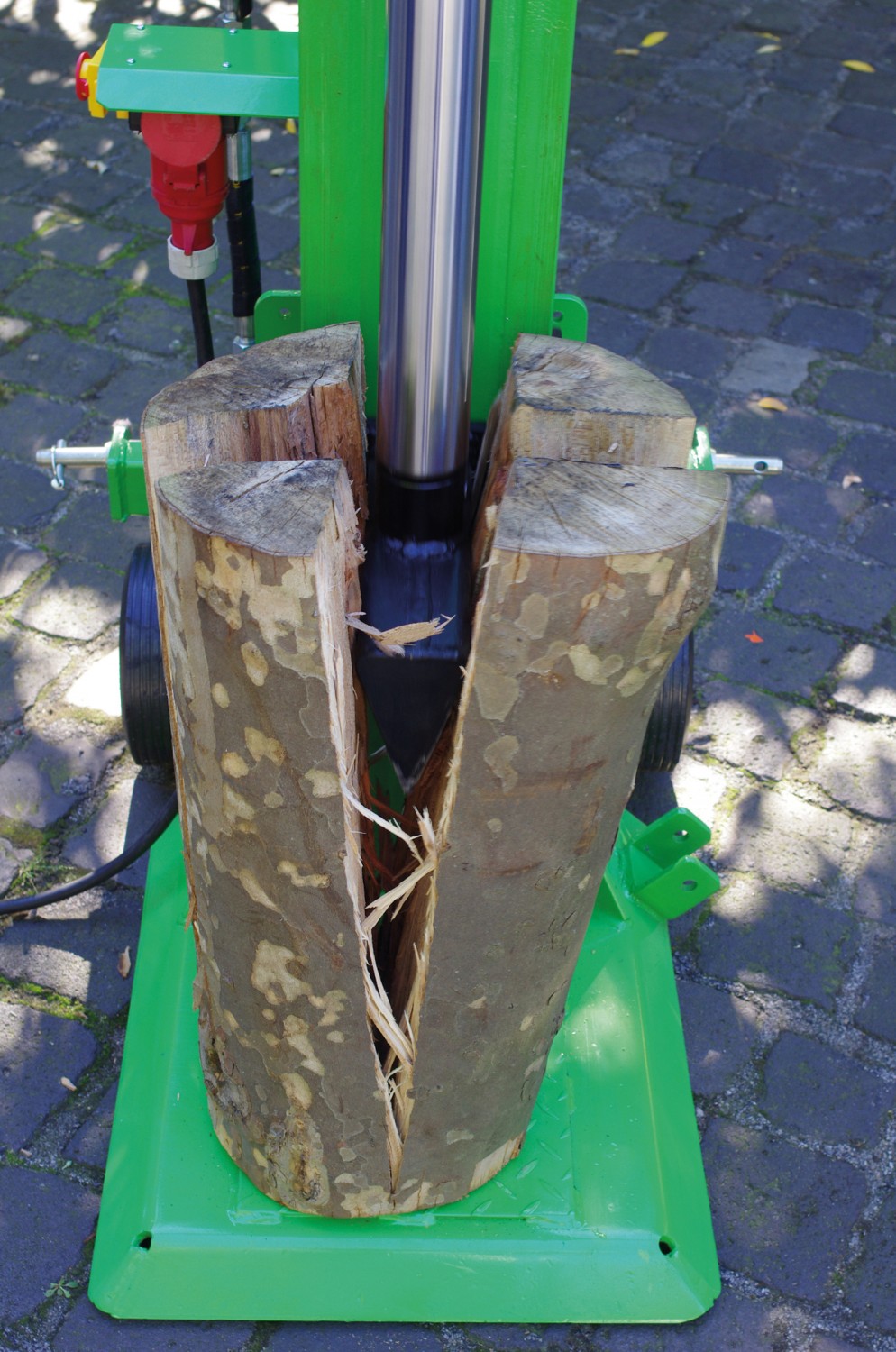 The Hulk: Zipper ZI-HS25EZ, Bild 9 Holz-Spalter Zipper ZI-HS25EZ im Test, Bild 9