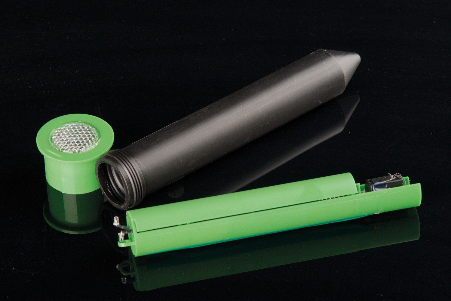 2 in 1: Isotronic 2-in-1-Tiervertreiber, Bodennager, Ameisen + Wildtiere Art: 70110, Bild 2 Tierabwehr Isotronic 2-in-1-Tiervertreiber, Bodennager, Ameisen + Wildtiere Art: 70110 im Test, Bild 2