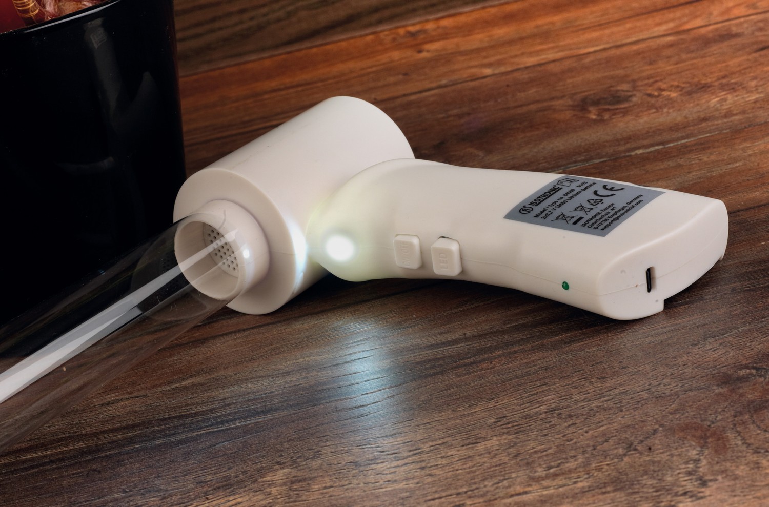 Abgesaugt: Isotronic Spinnen- und Insektensauger Art: 84000, Bild 2 Tierabwehr Isotronic Spinnen- und Insektensauger Art: 84000 im Test, Bild 2