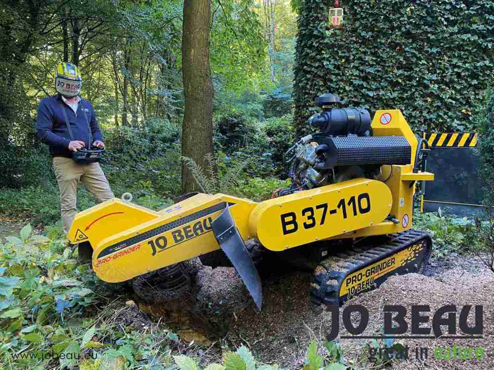 Gewerbliche Werkzeuge Jo Beau Baumstubbenfräse B37-110 RC im Test, Bild 3