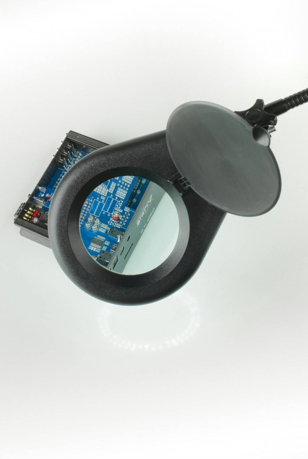 Große Sicht auf kleine Teile: Kaindl LED-Leuchtlupe 17405, Bild 1 Sonstige Handwerkzeuge Kaindl LED-Leuchtlupe 17405 im Test, Bild 1