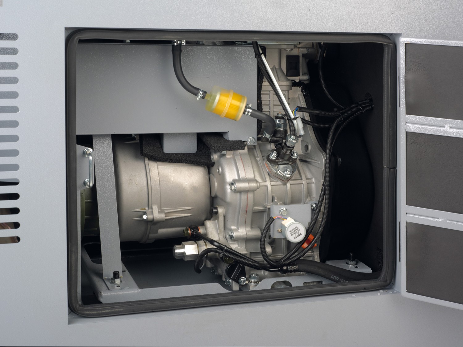 Generatoren Kipor Inverter-Generator FME DF-8000, Kipor Diesel Inverter-Generator FME 6000iD im Test , Bild 2