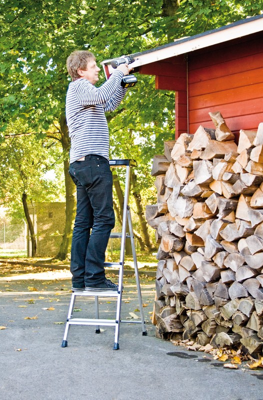 Leitern Krause Komfort Stufen-Steh-Leiter, MultiGrip-System 4 Stufen im Test, Bild 1