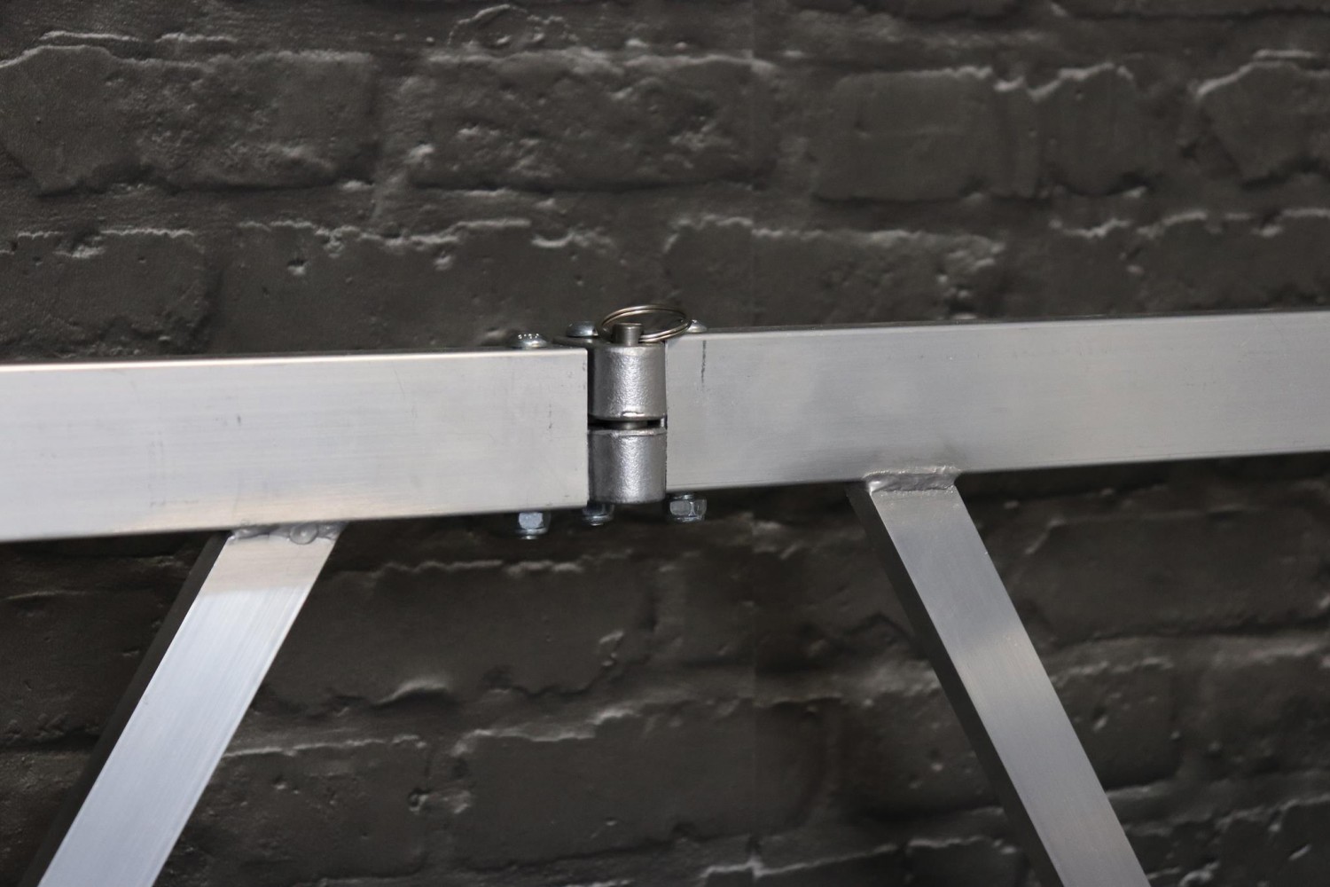 Bis zur Decke: AC Steigtechnik Aluminium-Zimmerfahrgerüst Kompakt S, Bild 3 Leitern AC Steigtechnik Aluminium-Zimmerfahrgerüst Kompakt S im Test, Bild 3