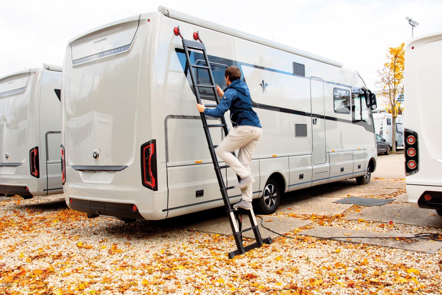 Hoch hinaus und doch kompakt: Leitertec Teleskopleiter-Set, Bild 4 Leitern Leitertec Teleskopleiter-Set im Test, Bild 4