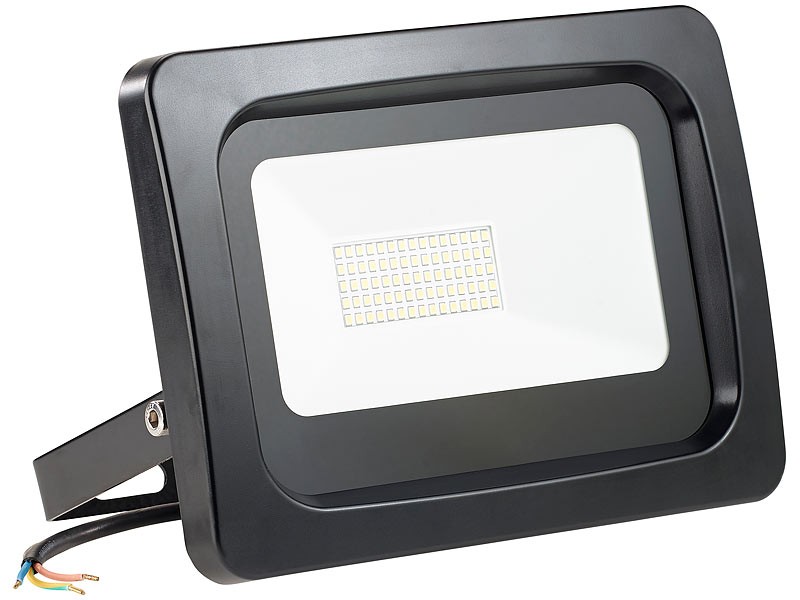 Leucht-Mittel der Wahl: Luminea Wetterfester LED-Fluter (NX5724), Bild 1 Beleuchtung Luminea Wetterfester LED-Fluter (NX5724) im Test, Bild 1