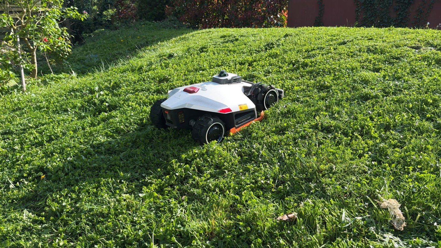 Roboter-Rasenmäher Mammotion LUBA 3 AWD 3000 im Test, Bild 2