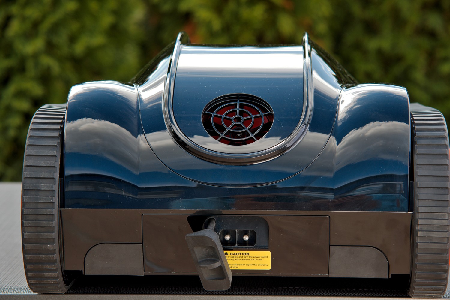 Pool Roboter Pool-Systems Akku-Poolroboter xBot 400 im Test, Bild 3