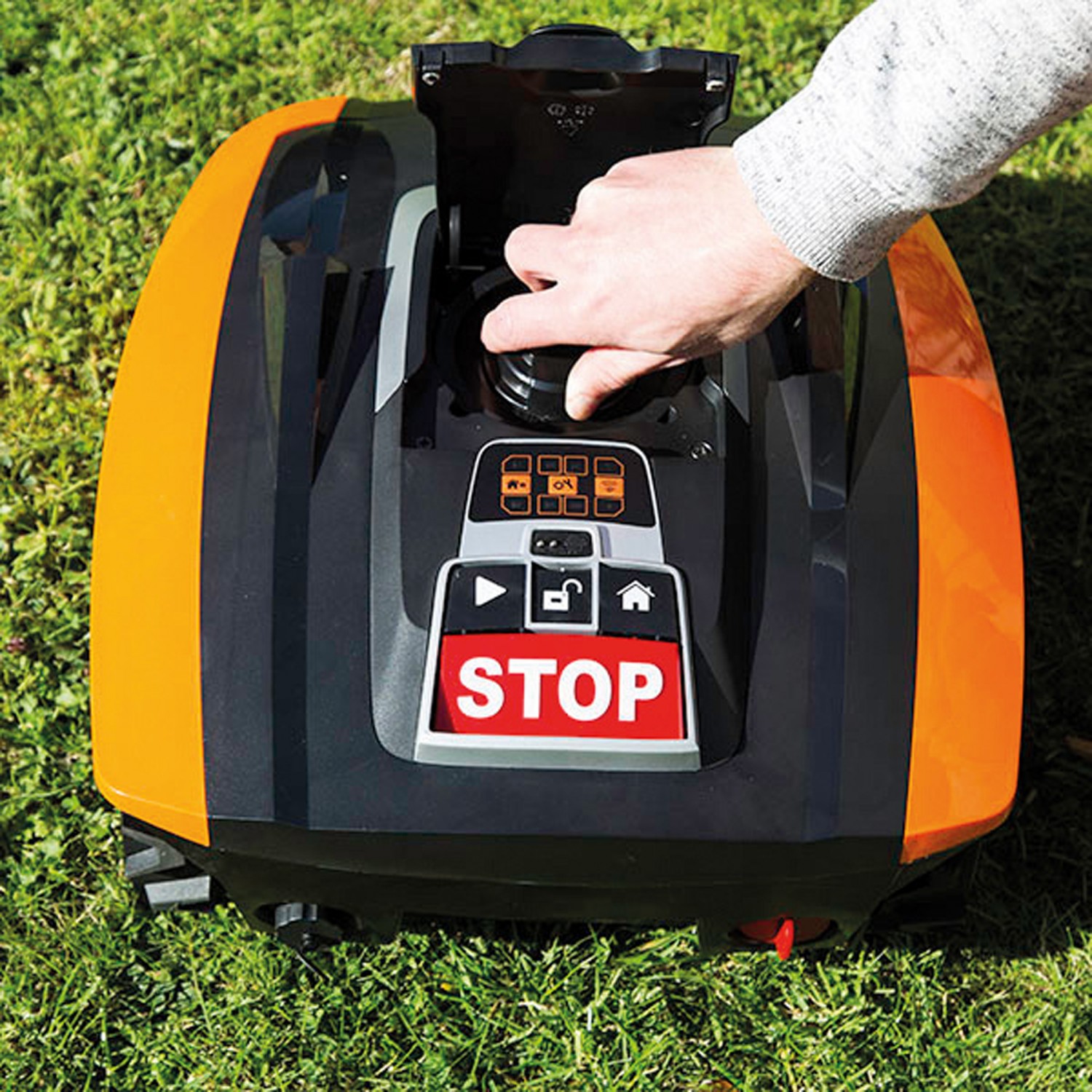 Einfach (ist) besser: Yardforce Amiro 400i, Bild 2 Roboter-Rasenmäher Yardforce Amiro 400i im Test, Bild 2