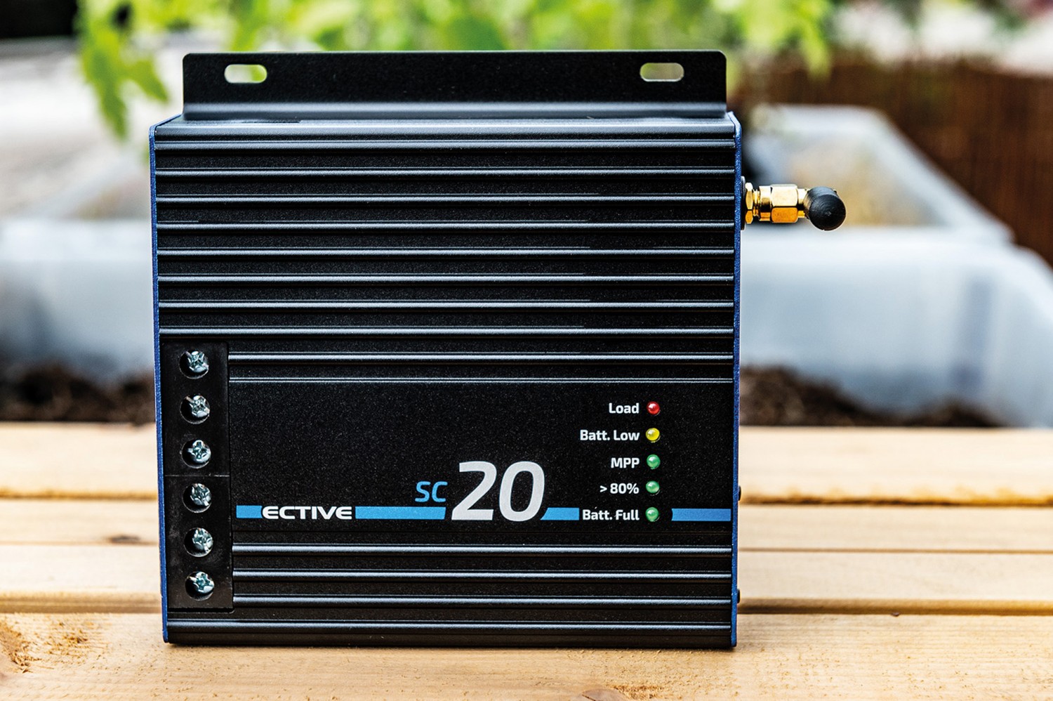 Solar-Stromversorgung von Ective: Ective MSP 180 Black / SC 40 App / LC 100 LFP / CSI 10 / RC 3, Bild 4 Rund ums Haus Ective MSP 180 Black / SC 40 App / LC 100 LFP / CSI 10 / RC 3 im Test, Bild 4