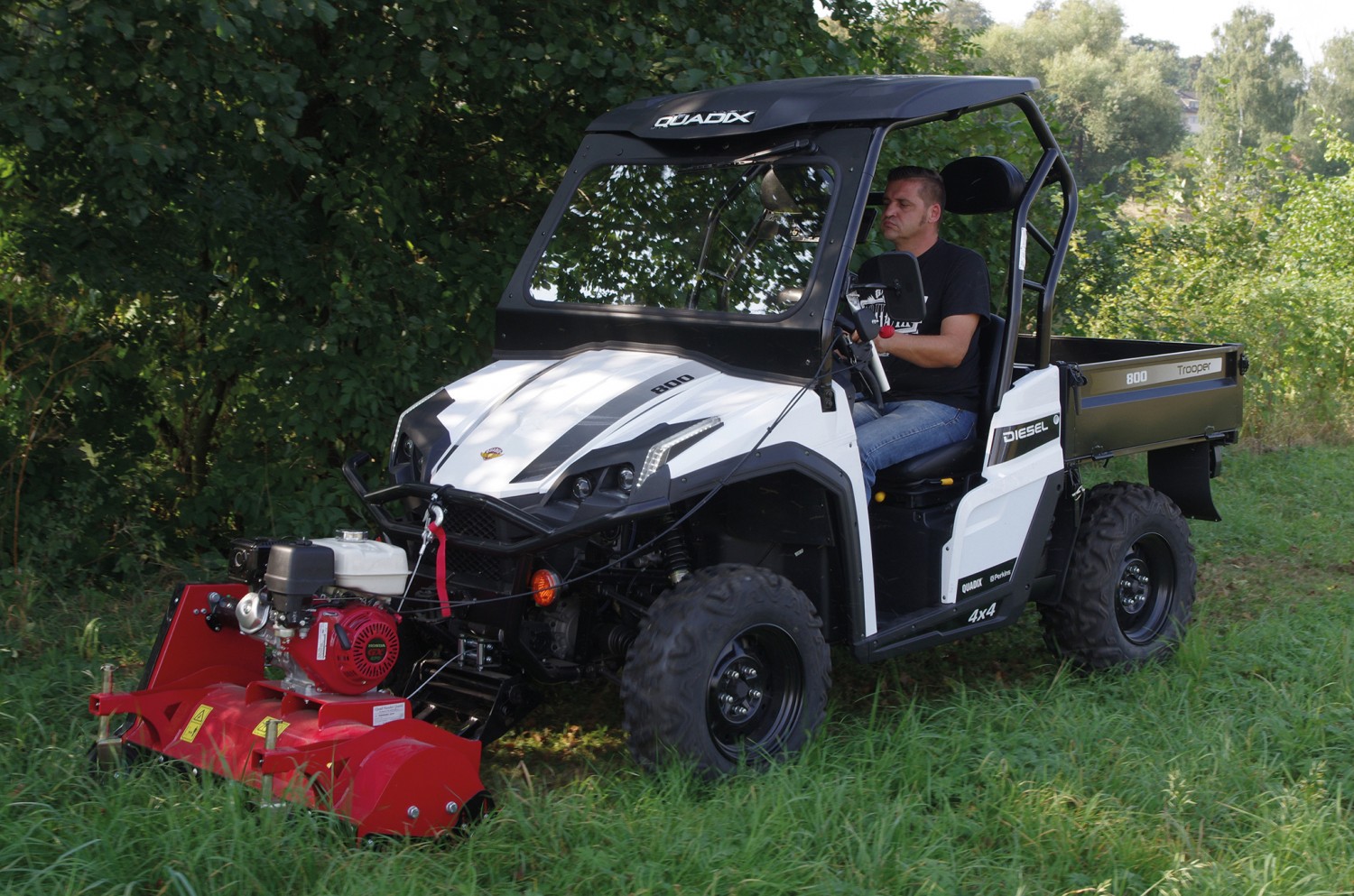 Universelles UTV: Quadix Utility-Terrain-Vehicle (UTV) Trooper 900, Bild 13 Rund ums Haus Quadix Utility-Terrain-Vehicle (UTV) Trooper 900 im Test, Bild 13