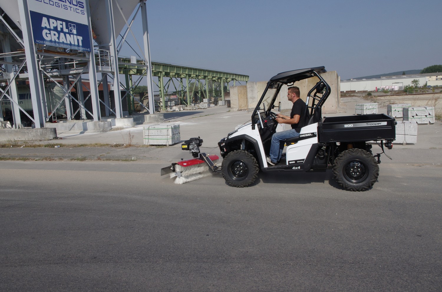 Universelles UTV: Quadix Utility-Terrain-Vehicle (UTV) Trooper 900, Bild 17 Rund ums Haus Quadix Utility-Terrain-Vehicle (UTV) Trooper 900 im Test, Bild 17