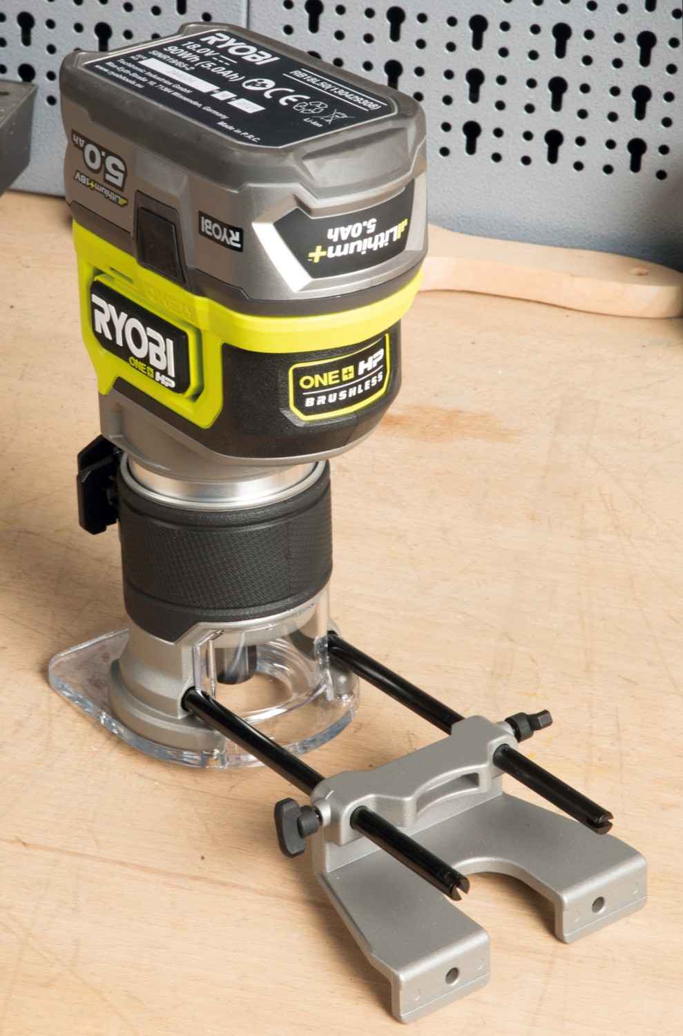 Saubere Kanten: Ryobi ONE+ Akku-Kantenfräse RTR18C, Bild 3 Akku-Kantenfräse Ryobi ONE+ Akku-Kantenfräse RTR18C im Test, Bild 3