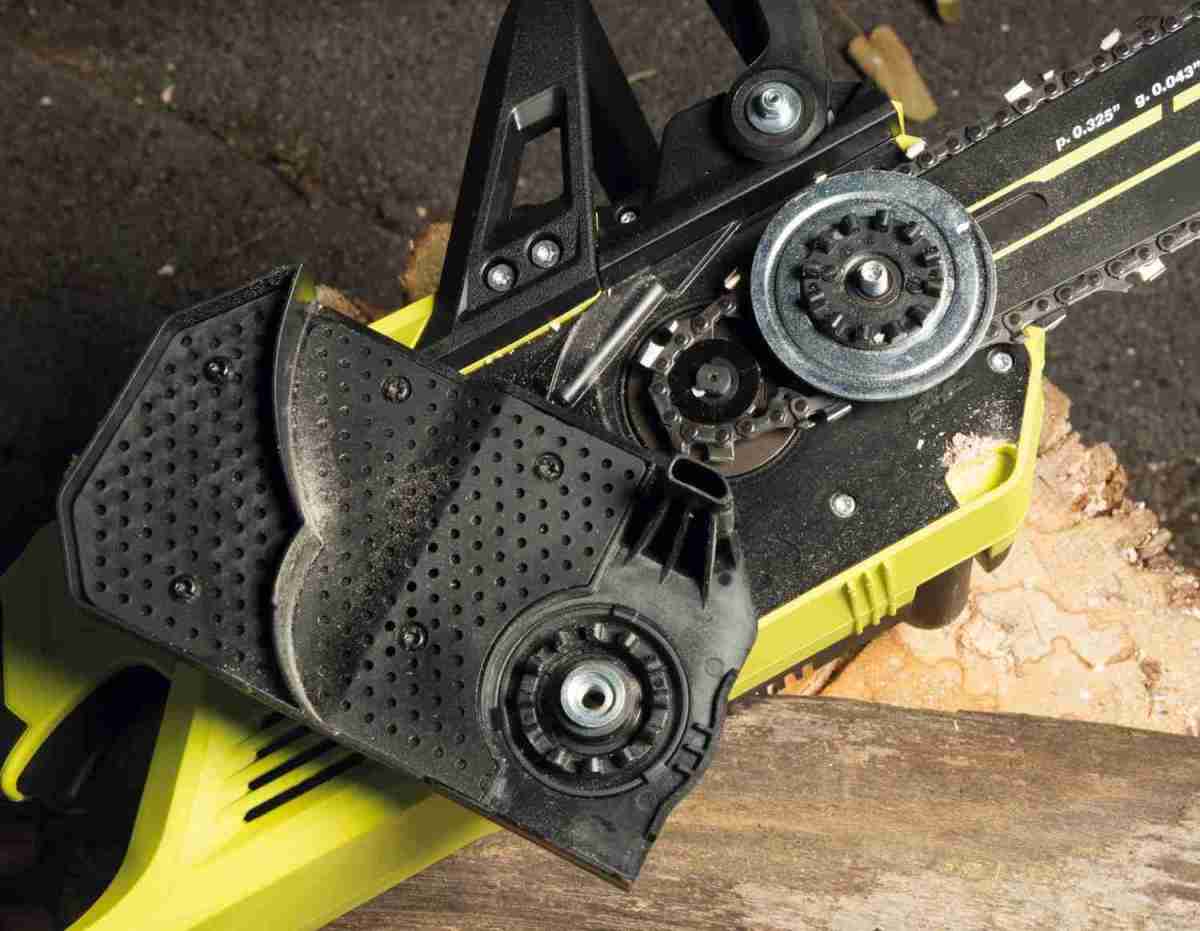 Ryobi RY18CSX30A, Bild 3 Akku-Kettensägen Ryobi RY18CSX30A im Test, Bild 3