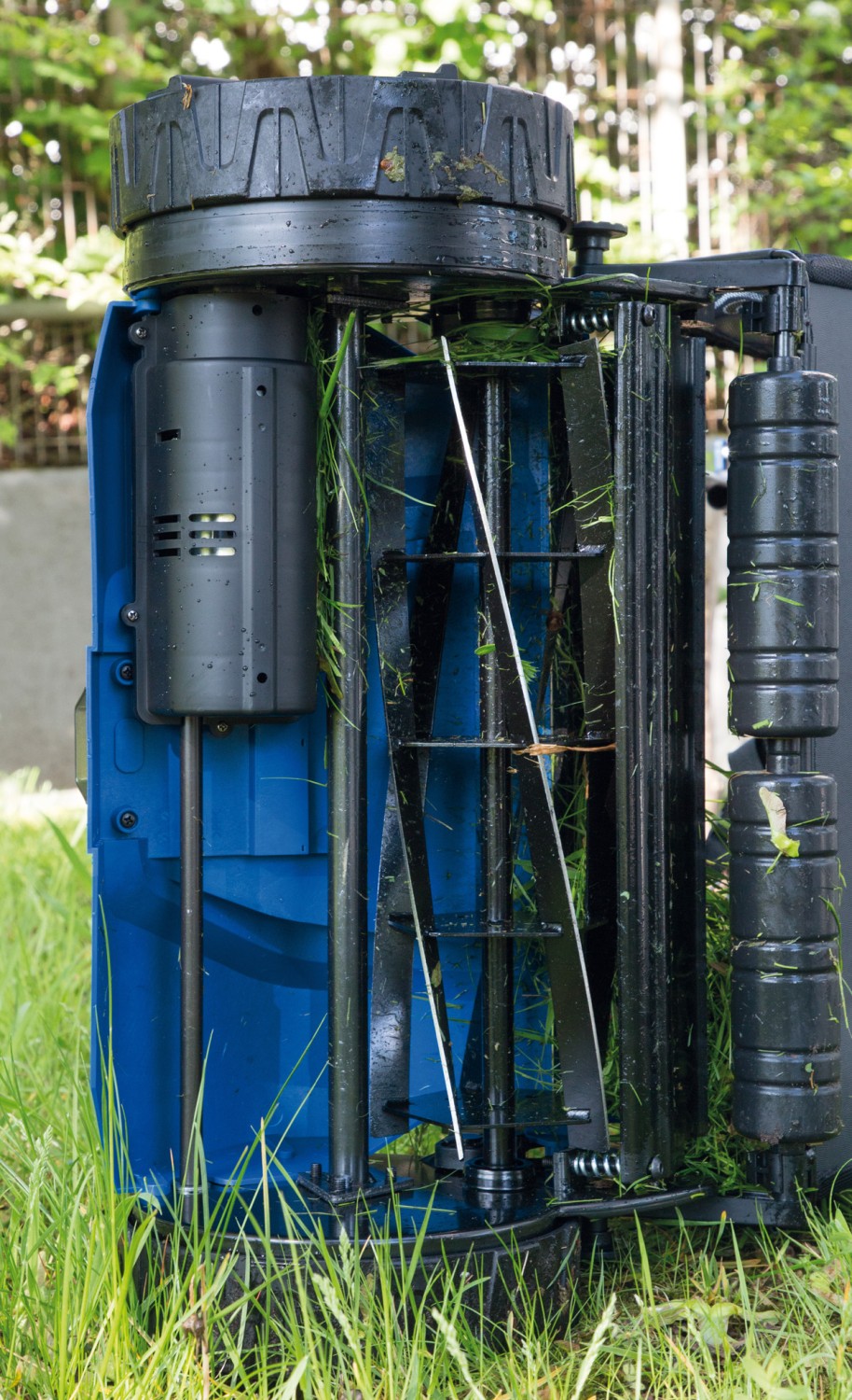 Rasen mähen wie früher – nur deutlich bequemer: Scheppach C-SPM380-X, Bild 4 Handrasenmäher-Akku Scheppach C-SPM380-X im Test, Bild 4