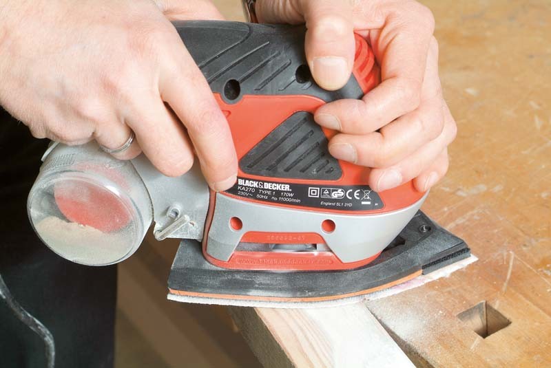 Staubfrei schleifen: Black+Decker Multischleifer KA 270 K, Bild 3 Schwingschleifer Black+Decker Multischleifer KA 270 K im Test, Bild 3
