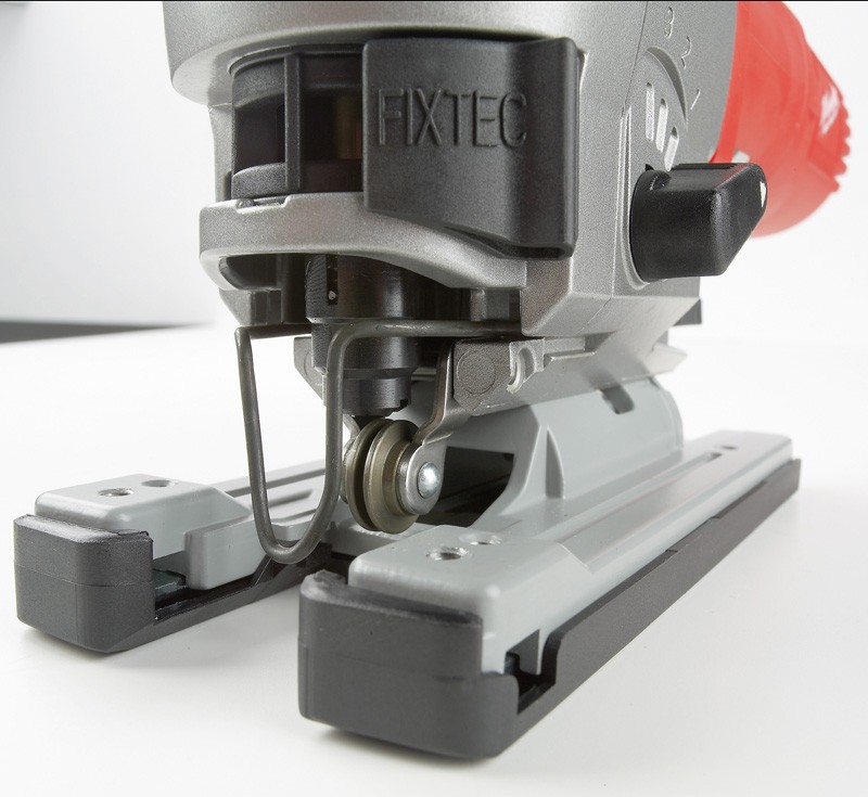 Perfekt in jeder Lage: Milwaukee FSPE 110 QX, Bild 3 Stichsägen Netzbetrieb Milwaukee FSPE 110 QX im Test, Bild 3