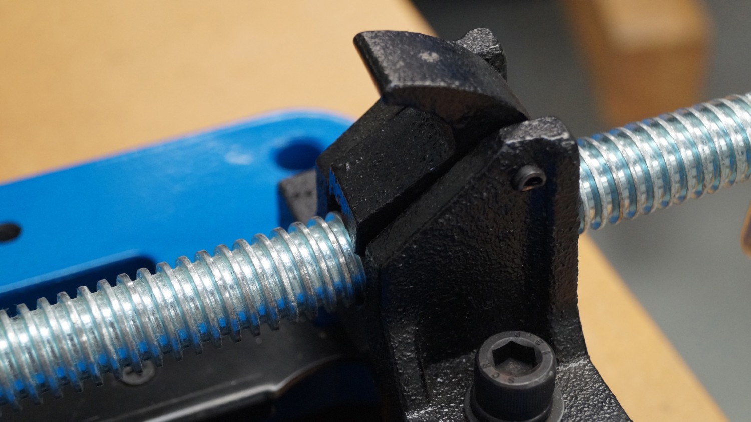 Kalt, sauber und gerade geschnitten.: Stürmer MTS 356-4B Metalltrockenschneider, Bild 5 Sonstige Elektrowerkzeuge Netzbetrieb Stürmer MTS 356-4B Metalltrockenschneider im Test, Bild 5