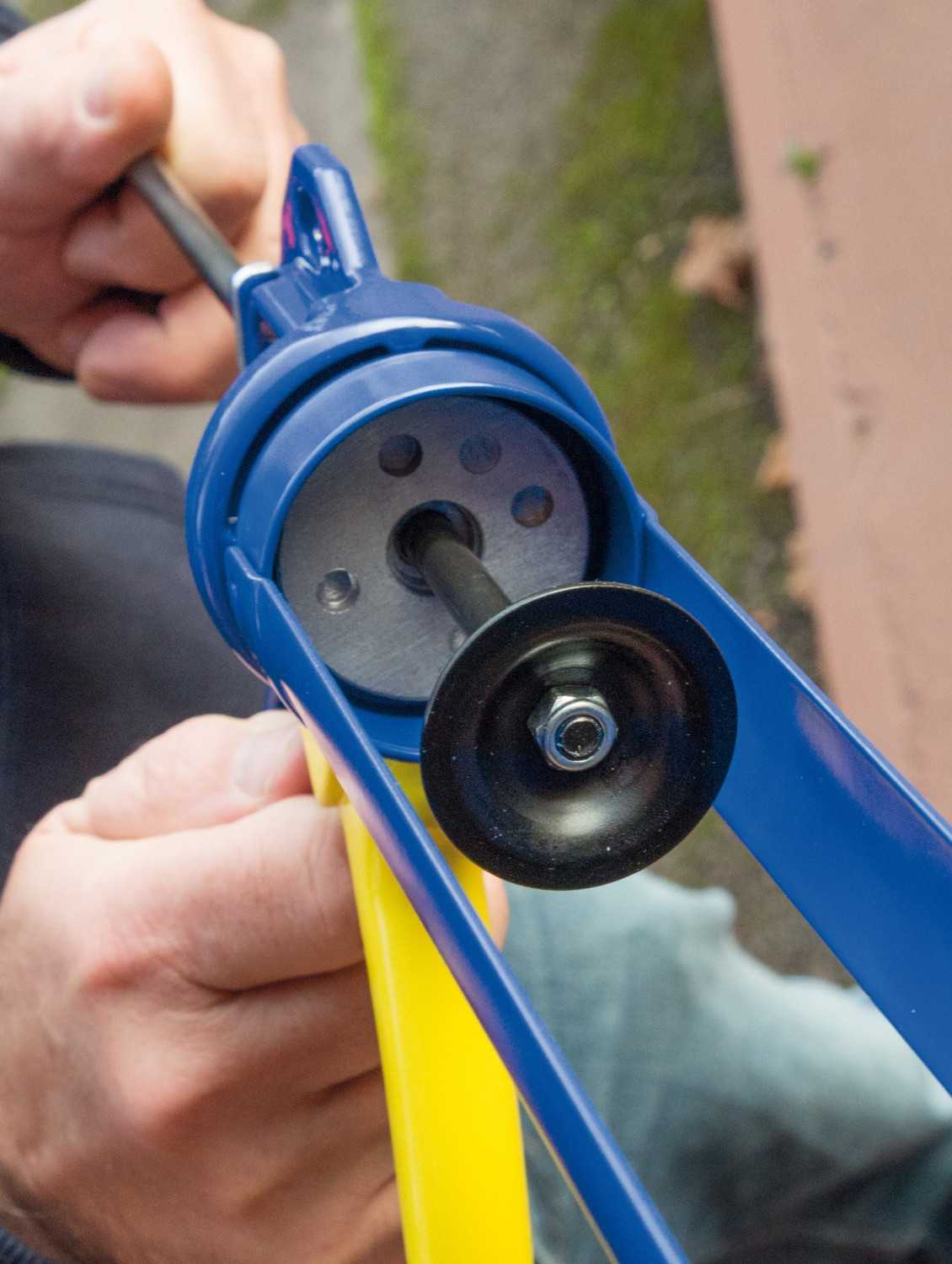 Sonstige Handwerkzeuge S&R Kartuschenpresse Art Nr.: 278 230 100 im Test, Bild 3