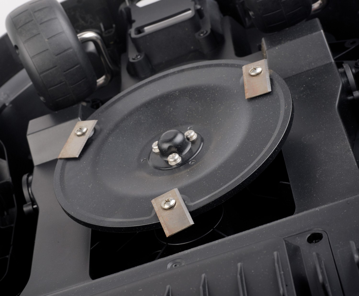 Mit Kamera, KI und RTK-Navigation: Suntek SRM3150, Bild 3 Roboter-Rasenmäher Suntek SRM3150 im Test, Bild 3