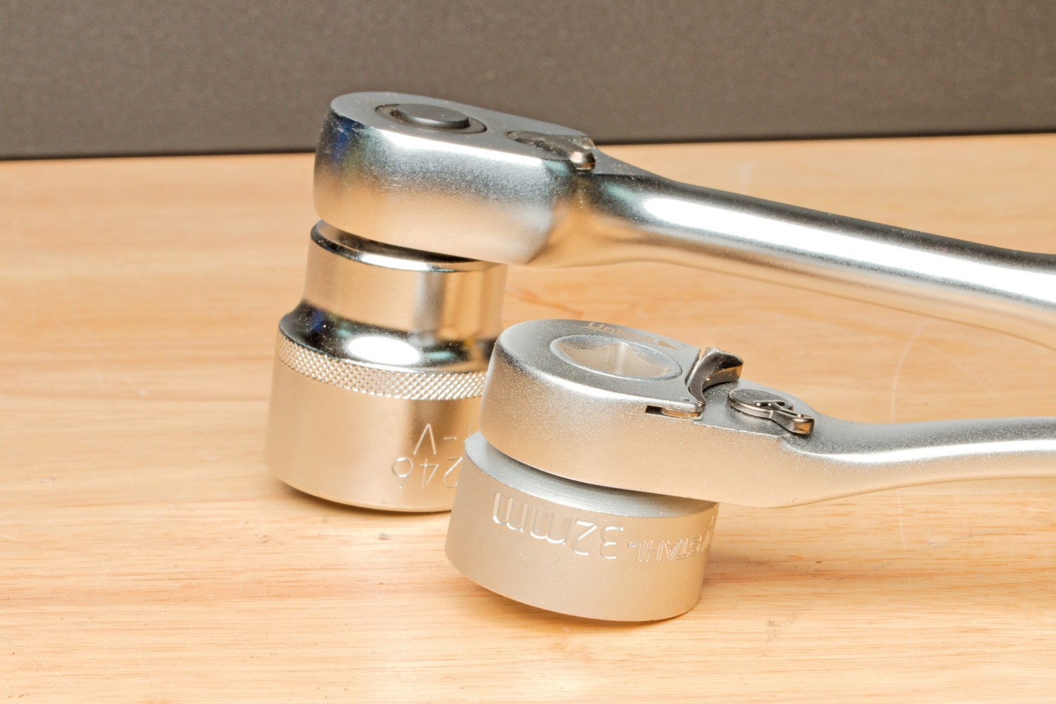 Erfolgreich tiefergelegt: SW Stahl Steckschlüsselsatz, 1/2, Low Profile, 24-teilig, 07625L, Bild 6 Handwerkzeug-Sets SW Stahl Steckschlüsselsatz, 1/2, Low Profile, 24-teilig, 07625L im Test, Bild 6