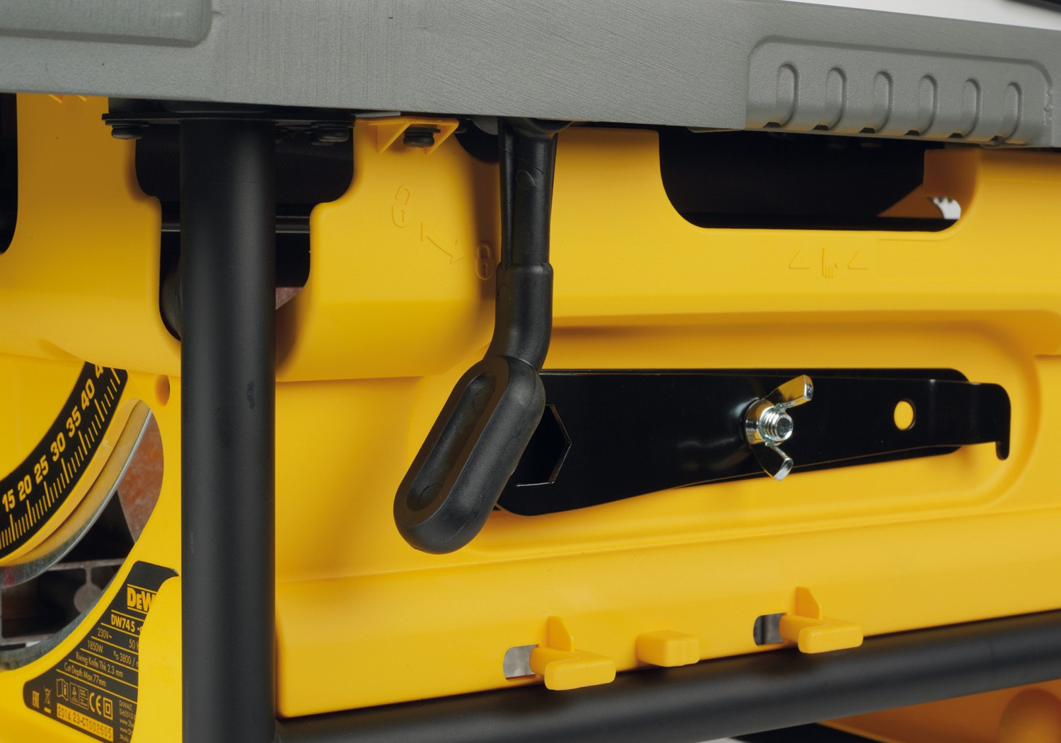 Kompakt, mobil und präzise: DeWalt DW745, Bild 3 Tisch-Kreissägen DeWalt DW745 im Test, Bild 3