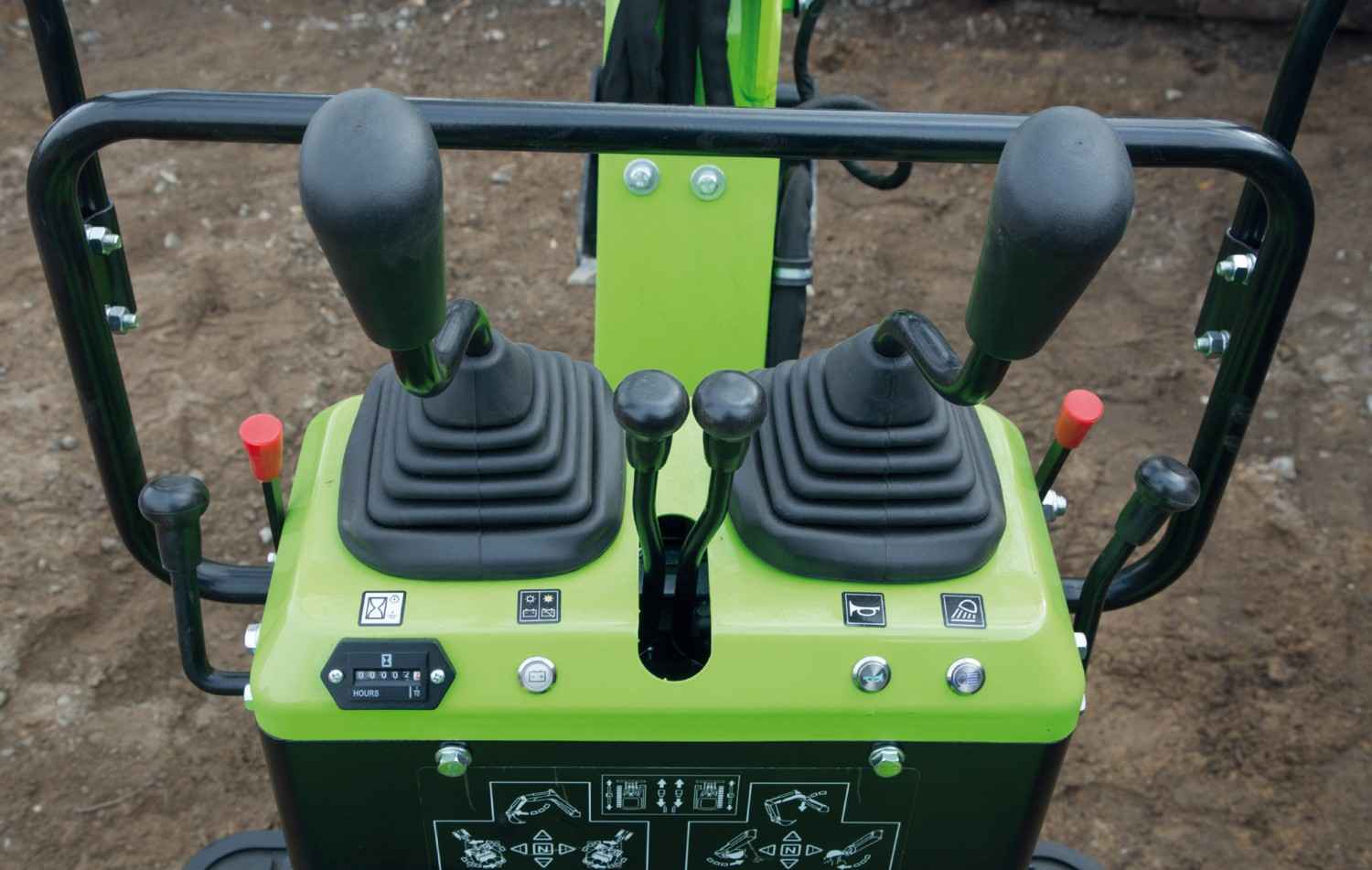 Gewerbliche Werkzeuge Zipper Minibagger Zi-MBGS600 im Test, Bild 8