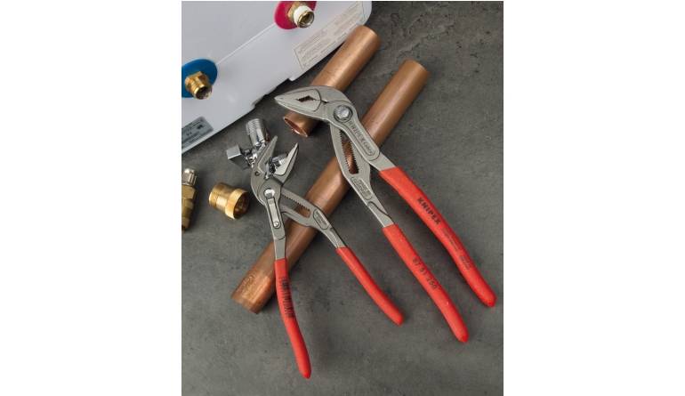 Die Cobra mit extra schmalem Kopf und mehr: Knipex Wasserpumpenzange Cobra ES 87 51 180/250, Bild 1 Zangen Knipex Wasserpumpenzange Cobra ES 87 51 180/250 im Test, Bild 1