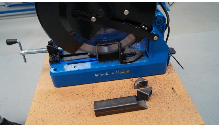 Sonstige Elektrowerkzeuge Netzbetrieb Stürmer MTS 356-4B Metalltrockenschneider im Test, Bild 1