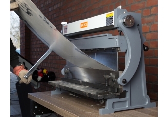 Gewerbliche Werkzeuge Boka Tools Blechbearbeitungsmaschine  3-IN-1/30 im Test, Bild 1