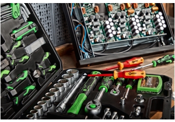Handwerkzeug-Sets Competition by KS Tools Universal-Werkzeugkoffer 512.0107 im Test, Bild 1