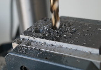 Bohrmaschinen-Stationär Optimum Optidrill DQ 20V im Test, Bild 1