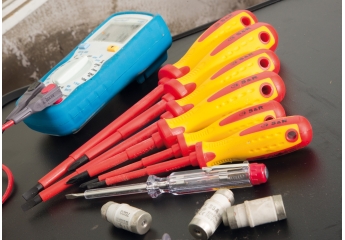 Schraubendreher S&R VDE Elektriker-Schraubendreher- Satz 7-tlg. mit Kraftform-Griff im Test, Bild 1